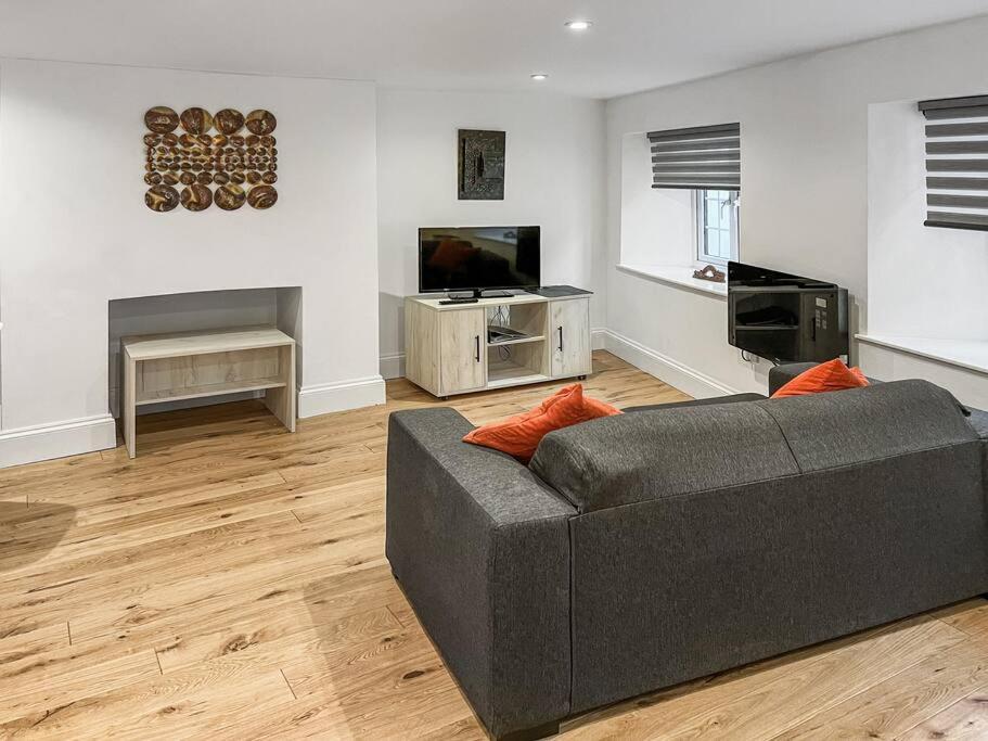 Cosy 1-Bdr W/ Free Parking In Central ريدينج المظهر الخارجي الصورة