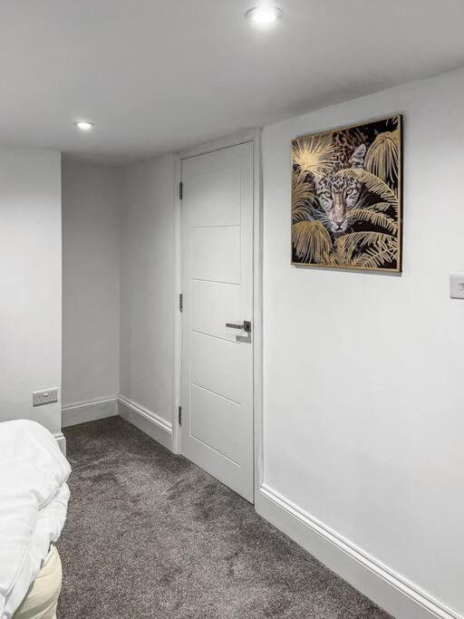 Cosy 1-Bdr W/ Free Parking In Central ريدينج المظهر الخارجي الصورة